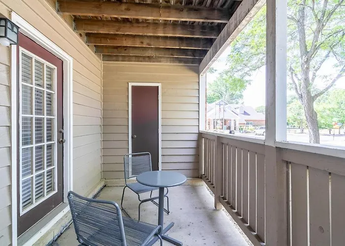 Landing Modern With Amazing Amenities Buffalo Grove